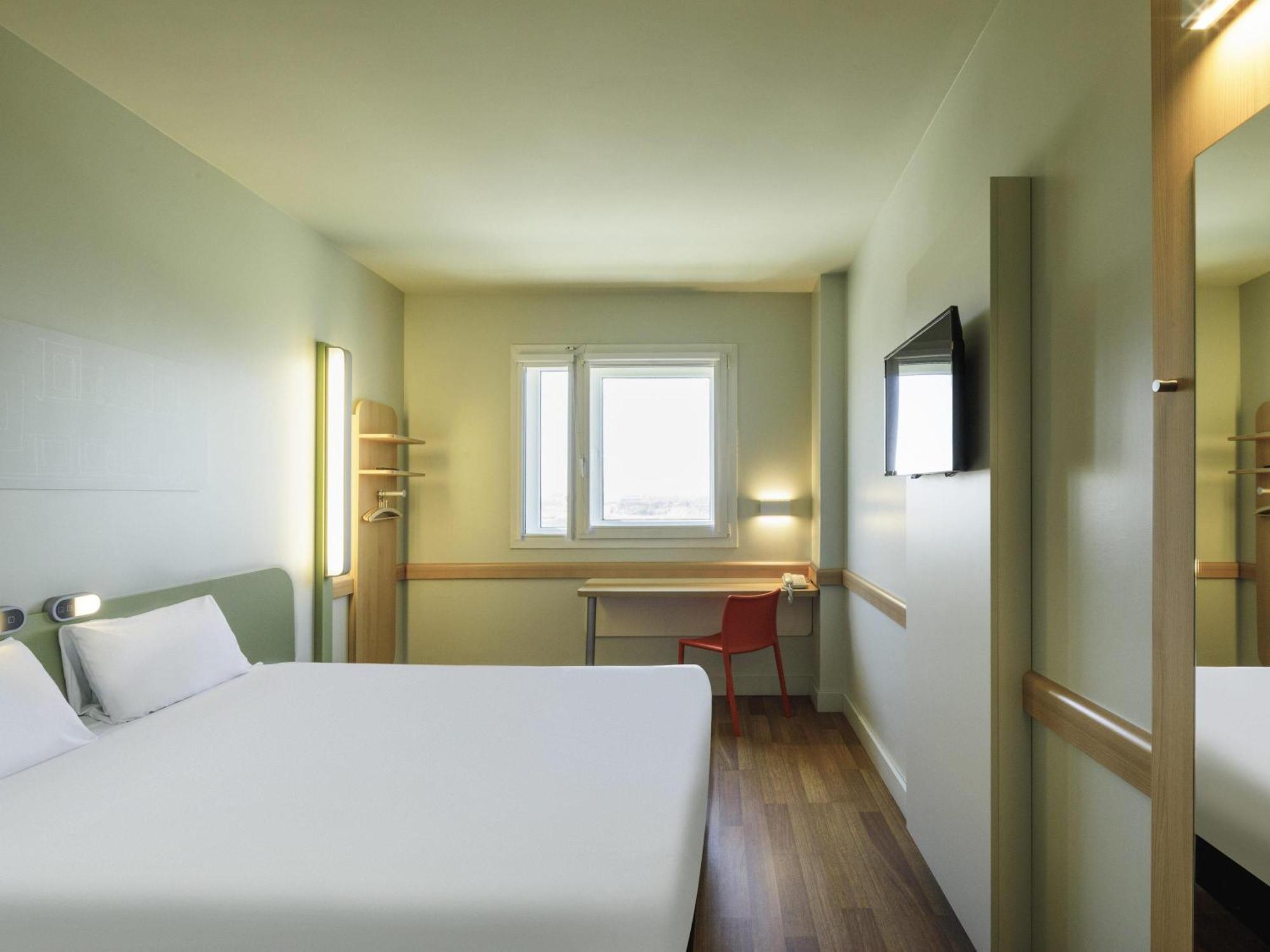 Double Room,1704921018:JPEG